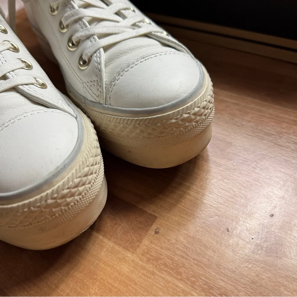 Converse Chuck Taylor white leather platform sneakers size 8